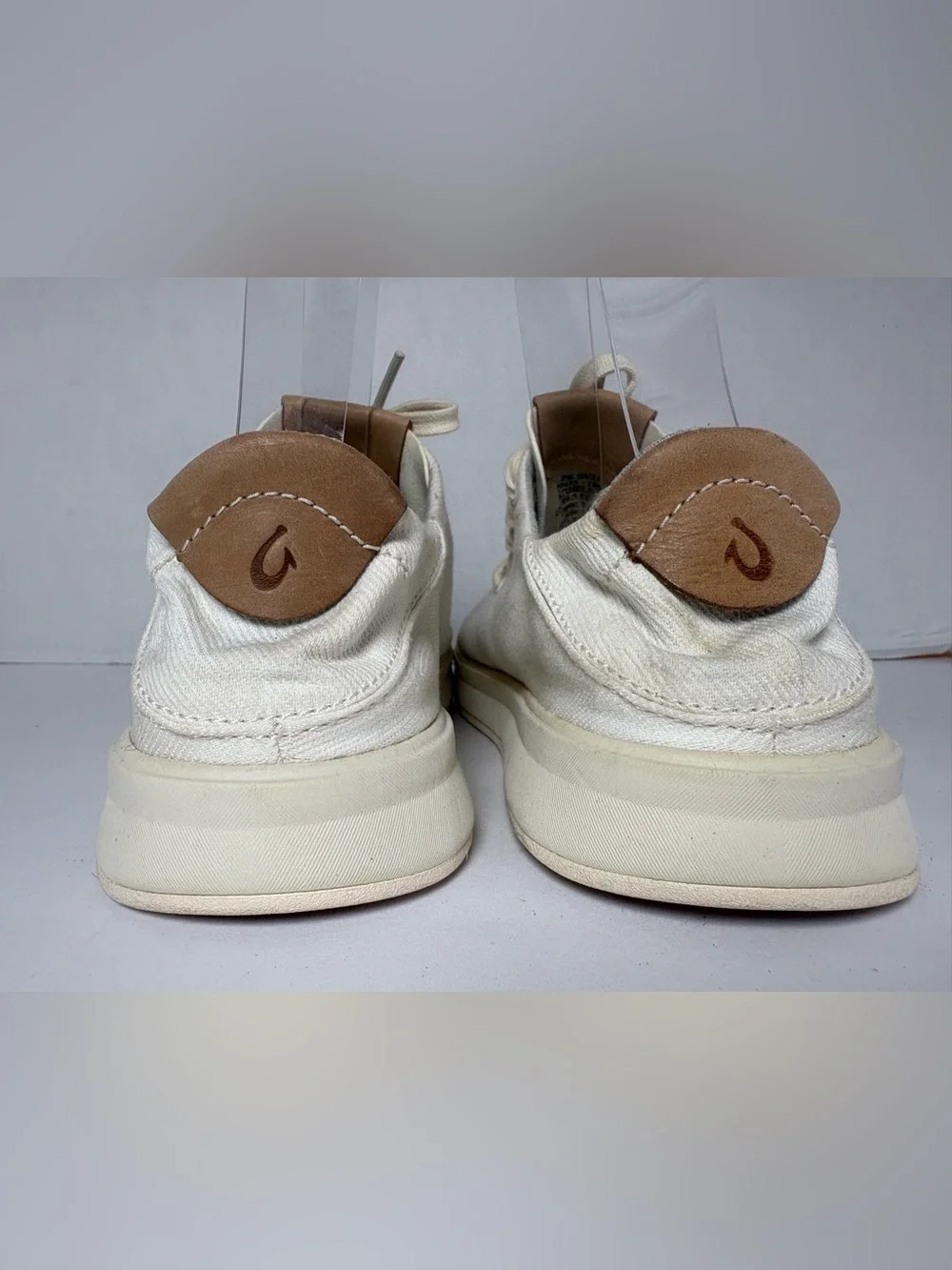 OluKai Ki’ihele Li White Canvas Sneakers Low Profile Design Lace-up Size 6.5